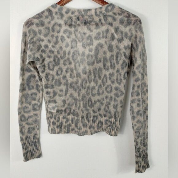 Banana Republic MadMen Animal Print V Neck Cardigan Small Long Sleeve Button Up - Picture 9 of 9